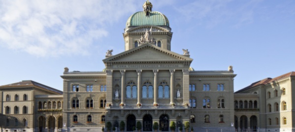 palazzo-federale-area-sgomberata-per-oggetto-sospetto