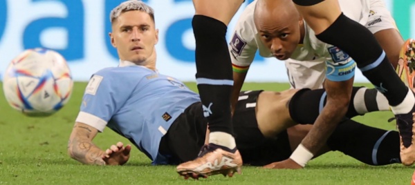 l-uruguay-batte-il-ghana-2-0-ma-non-basta