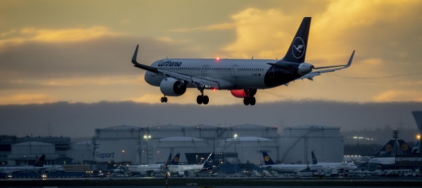 continua-a-guadagnare-quota-il-traffico-aereo