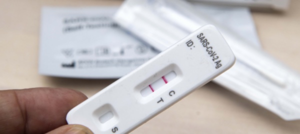covid-1-400-ricoveri-per-effetti-indesiderati-dei-vaccini