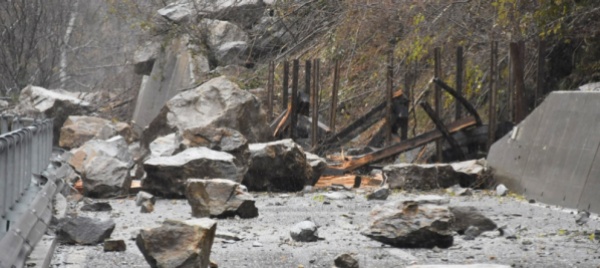 val-calanca-isolata-ci-vorranno-giorni-per-liberare-la-strada