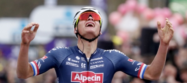 ciclocross-ad-anversa-domina-van-der-poel